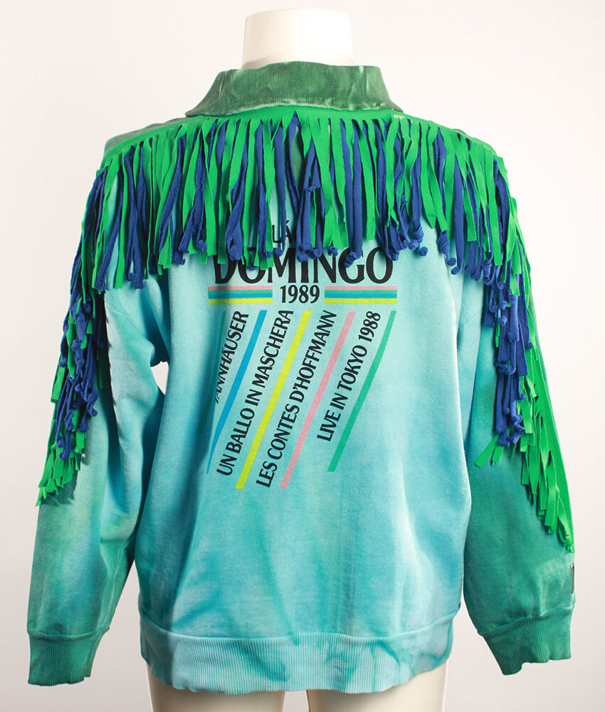 Cooler Oversize Upcycling Sweater aus Second Hand Merchandise von Plácido Domingo Tour 1989