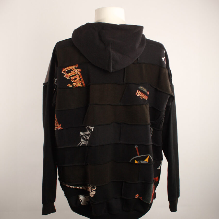 Cooler Oversize Upcycling Hoodie aus Second Hand Merchandise