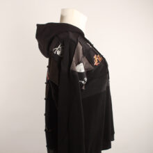 Cooler Oversize Upcycling Hoodie aus Second Hand Merchandise