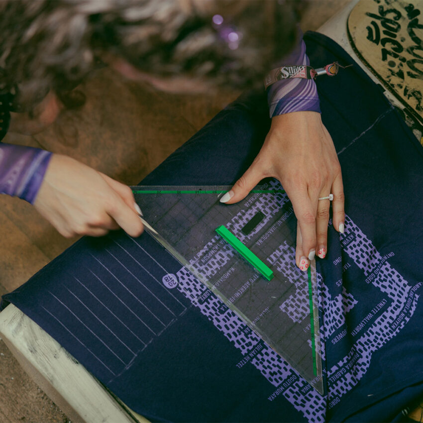 Slow Fashio Workshop für Upcycling von Hand (und mit Farben)