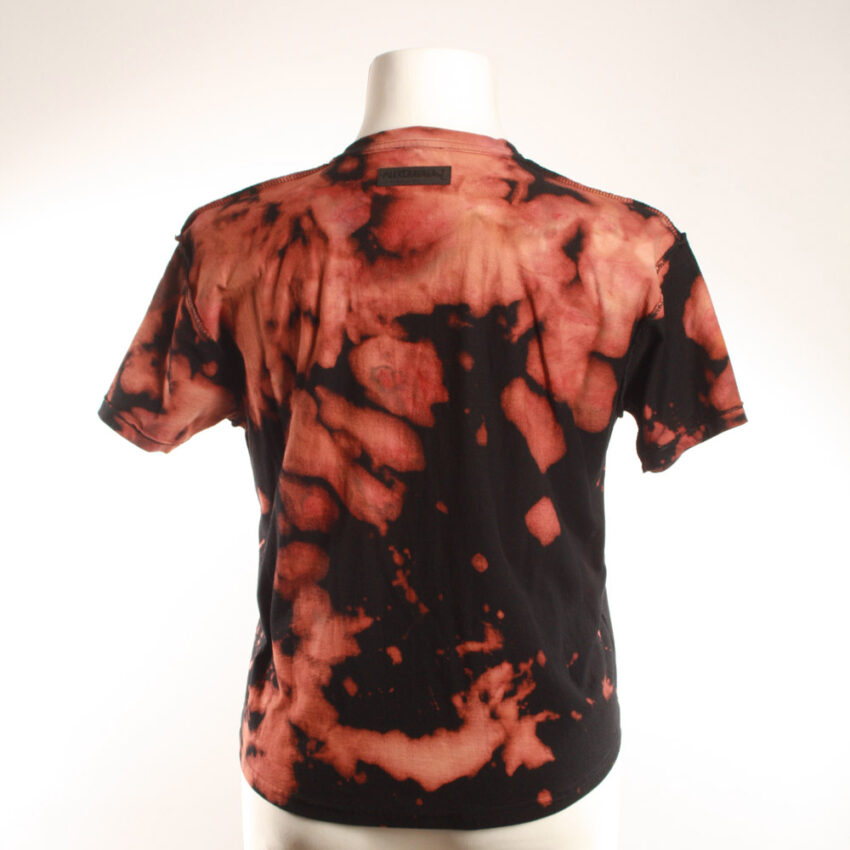 Fancy Upcycling Crop Top aus Second-Hand Merchandise mit Fuchs Stempeldruck von Künstlerin Maren Daniel