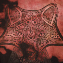 Fancy Upcycling Crop Top aus Second-Hand Merchandise mit Fuchs Stempeldruck von Künstlerin Maren Daniel