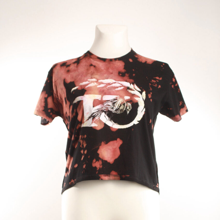 Fancy Upcycling Crop Top aus Second-Hand Merchandise mit Fuchs Stempeldruck von Künstlerin Maren Daniel