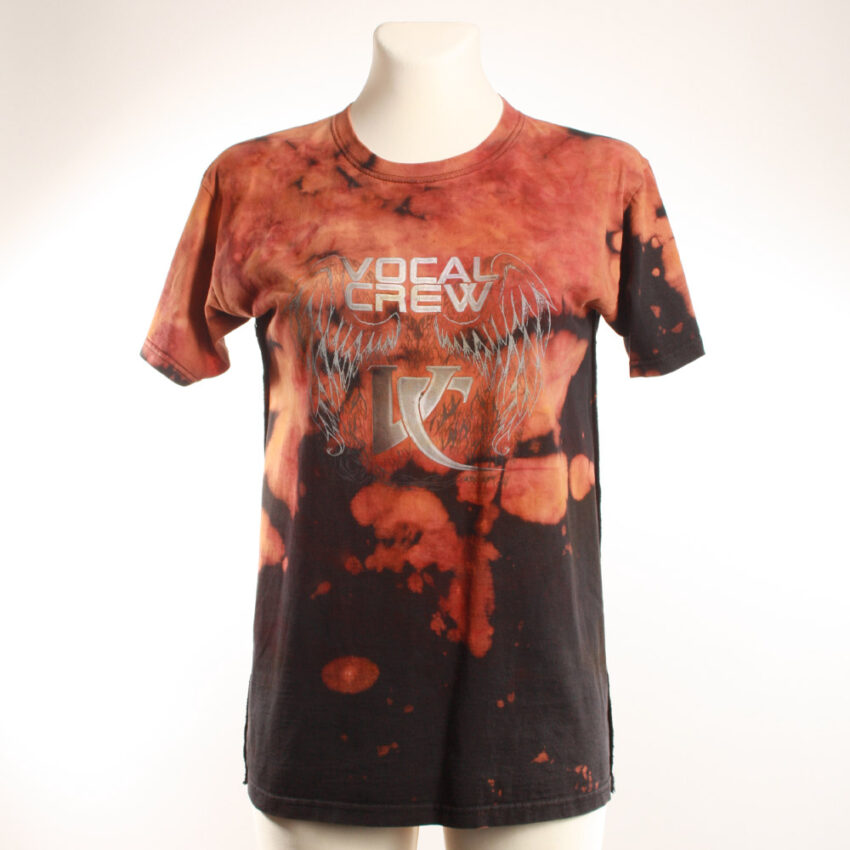 Upcycling T-Shirt aus Second Hand Merchandise mit Erdmännchen Stempeldruck von Künstlerin Maren Daniels