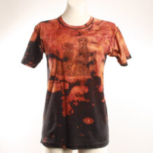 Upcycling T-Shirt aus Second Hand Merchandise mit Erdmännchen Stempeldruck von Künstlerin Maren Daniels