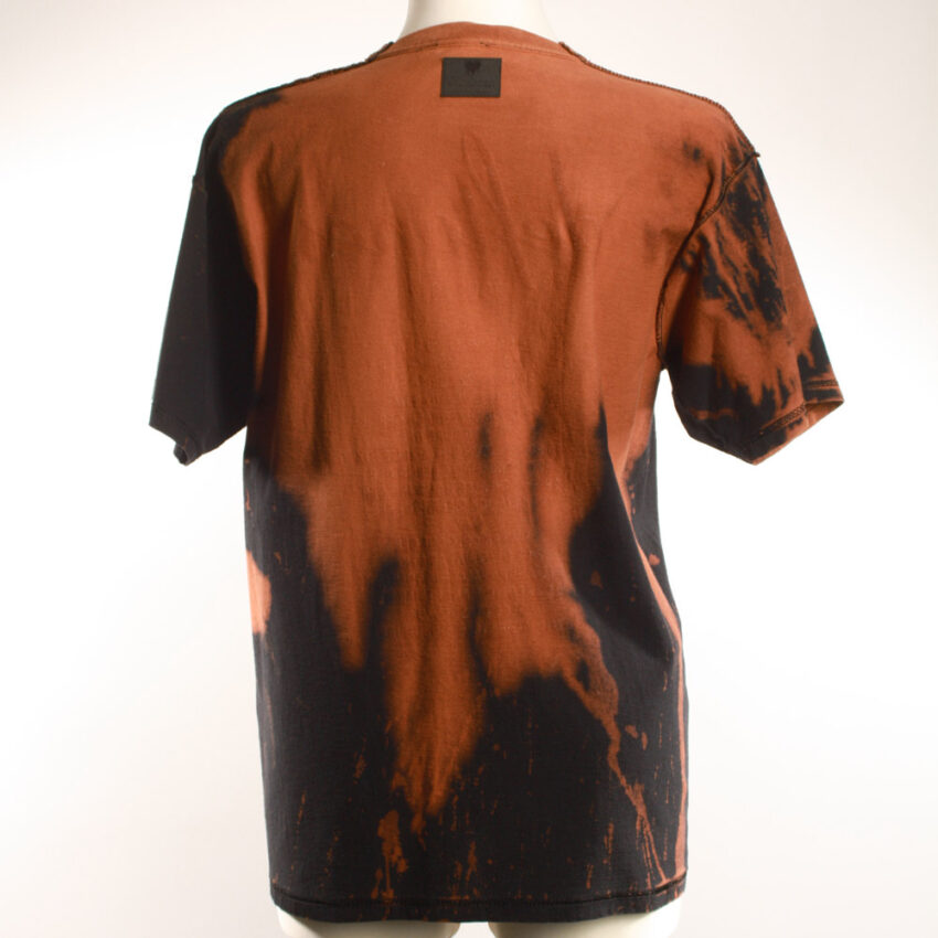 Alextravagant_T-Shirt-Faultier-terra-schwarz_5 Upcycling T-Shirt aus Second Hand Merchandise mit Faultier Stempeldruck von Künstlerin Maren Daniels