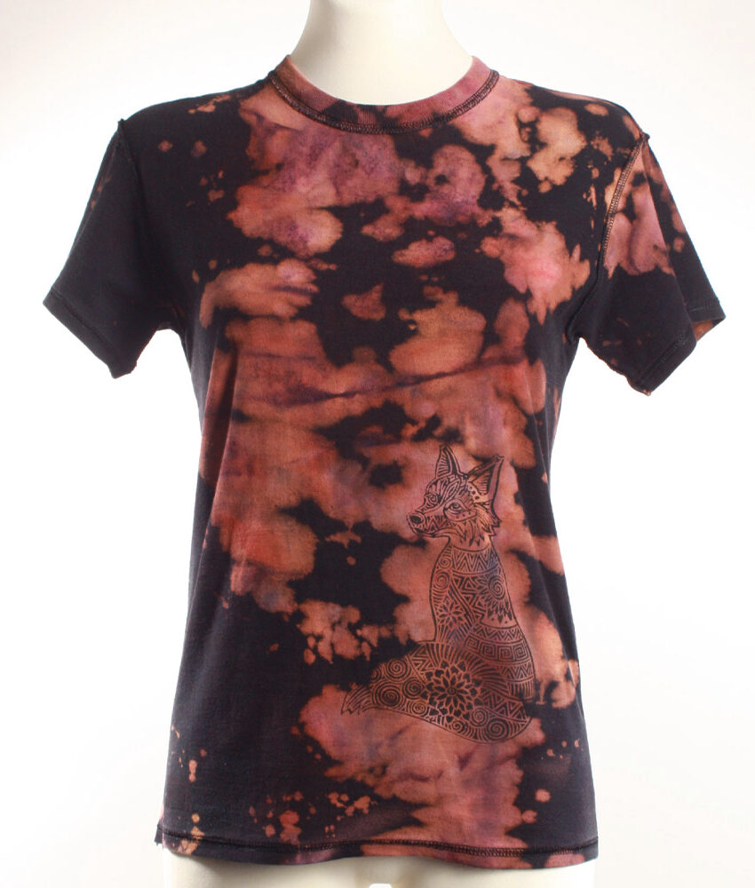 Upcycling T-Shirt aus Second Hand Merchandise mit Fuchs Stempeldruck von Künstlerin Maren Daniels