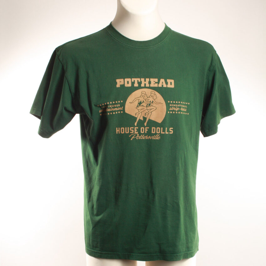 Alextravagant_T-Shirt-Gorilla-hellgruen-gruen_1 Upcycling T-Shirt aus Second Hand Merchandise mit Gorilla Stempeldruck von Künstlerin Maren Daniels