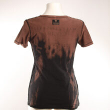 Alextravagant_T-Shirt-Katze-Meow-maronenbraun-gold-schwarz_3 Upcycling T-Shirt aus Second Hand Merchandise mit Katzen Stempeldruck von Künstlerin Maren Daniels