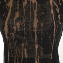 Alextravagant_T-Shirt-Katze-Meow-nougatbraun-gold-schwarz_4 Upcycling T-Shirt aus Second Hand Merchandise mit Katzen Stempeldruck von Künstlerin Maren Daniels