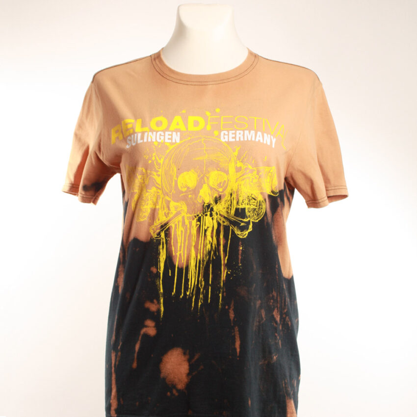 Alextravagant_T-Shirt-Katze-nude-schwarz_1 Upcycling T-Shirt aus Second Hand Merchandise mit Katzen Stempeldruck von Künstlerin Maren Daniels