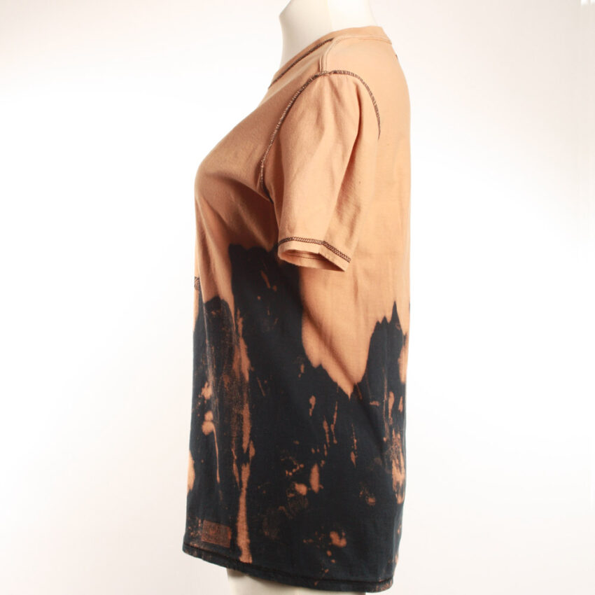 Alextravagant_T-Shirt-Katze-nude-schwarz_4 Upcycling T-Shirt aus Second Hand Merchandise mit Katzen Stempeldruck von Künstlerin Maren Daniels