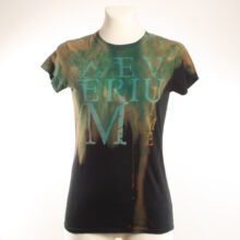 Upcycling T-Shirt aus Second Hand Merchandise mit Schildkröte Stempeldruck von Künstlerin Maren Daniels