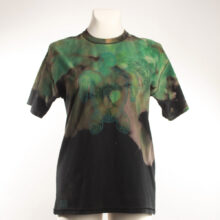 Alextravagant_T-Shirt-Schildkroete-gruen-blau-petrol-schwarz_1 Upcycling T-Shirt aus Second Hand Merchandise mit Schildkröten Stempeldruck von Künstlerin Maren Daniels