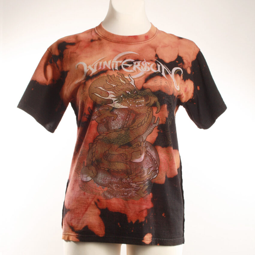 Alextravagant_T-Shirt-Schimpanse-orange-rot-gelb-schwarz_1 Upcycling T-Shirt aus Second Hand Merchandise mit Schimpansen Stempeldruck von Künstlerin Maren Daniels