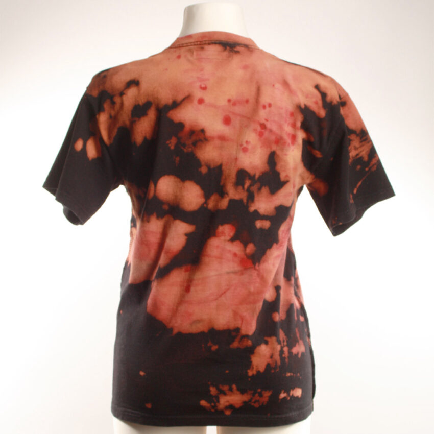 Alextravagant_T-Shirt-Schimpanse-orange-rot-gelb-schwarz_3 Upcycling T-Shirt aus Second Hand Merchandise mit Schimpansen Stempeldruck von Künstlerin Maren Daniels