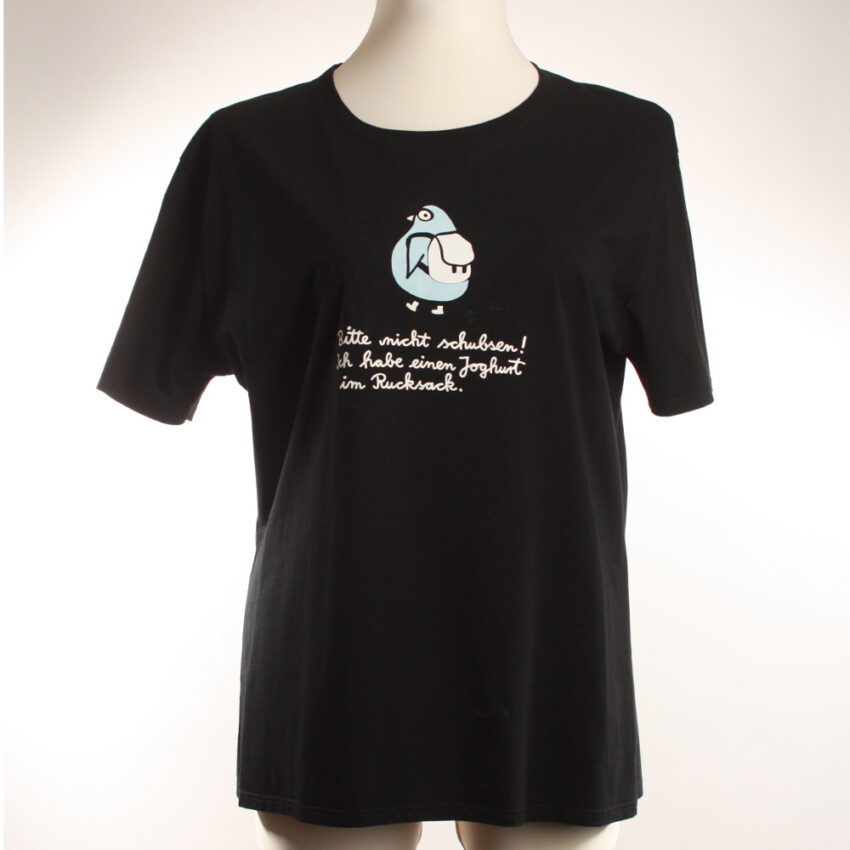 Alextravagant_T-Shirt-Chamaeleon-gruen-weiß-blau-schwarz(Girlie3XL)_2 Upcycling T-Shirt aus Second Hand mit Chamäleon Stempeldruck von Künstlerin Maren Daniels