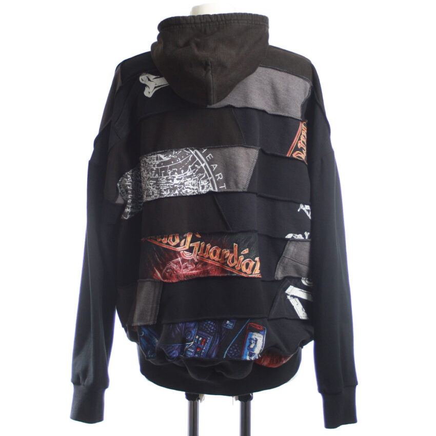 Cooler Oversize Upcycling Hoodie aus Second Hand Merchandise