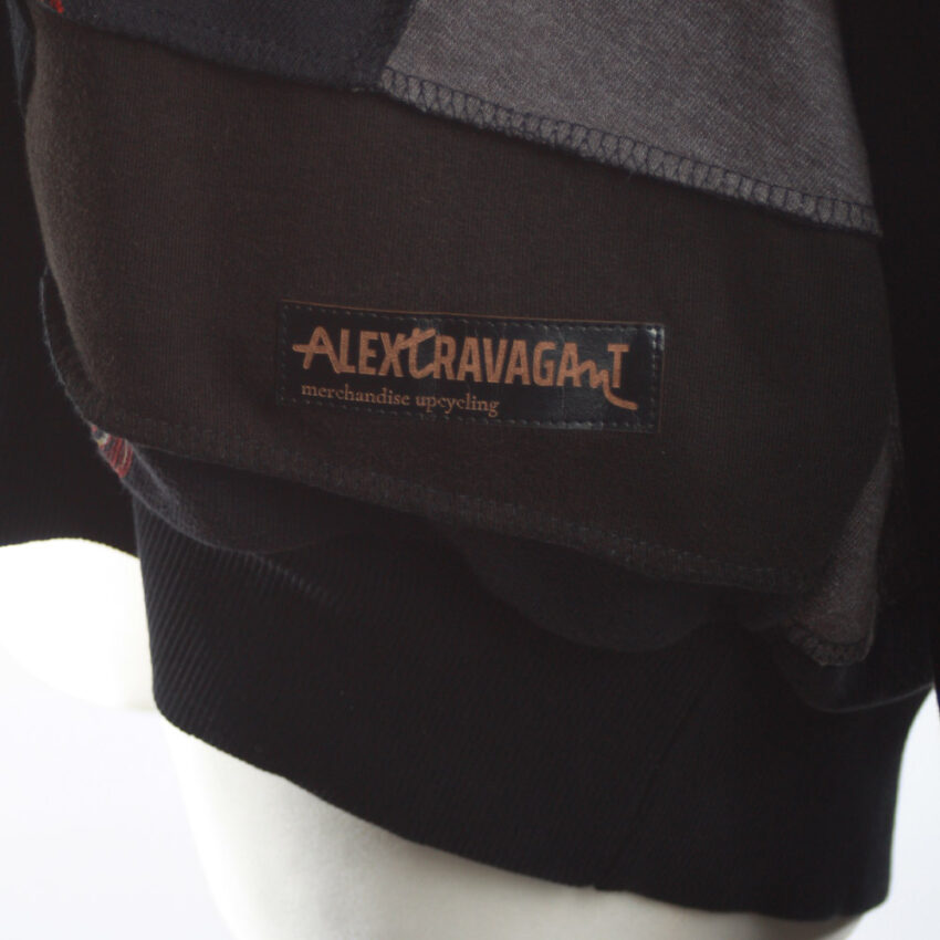 Cooler Oversize Upcycling Hoodie aus Second Hand Merchandise