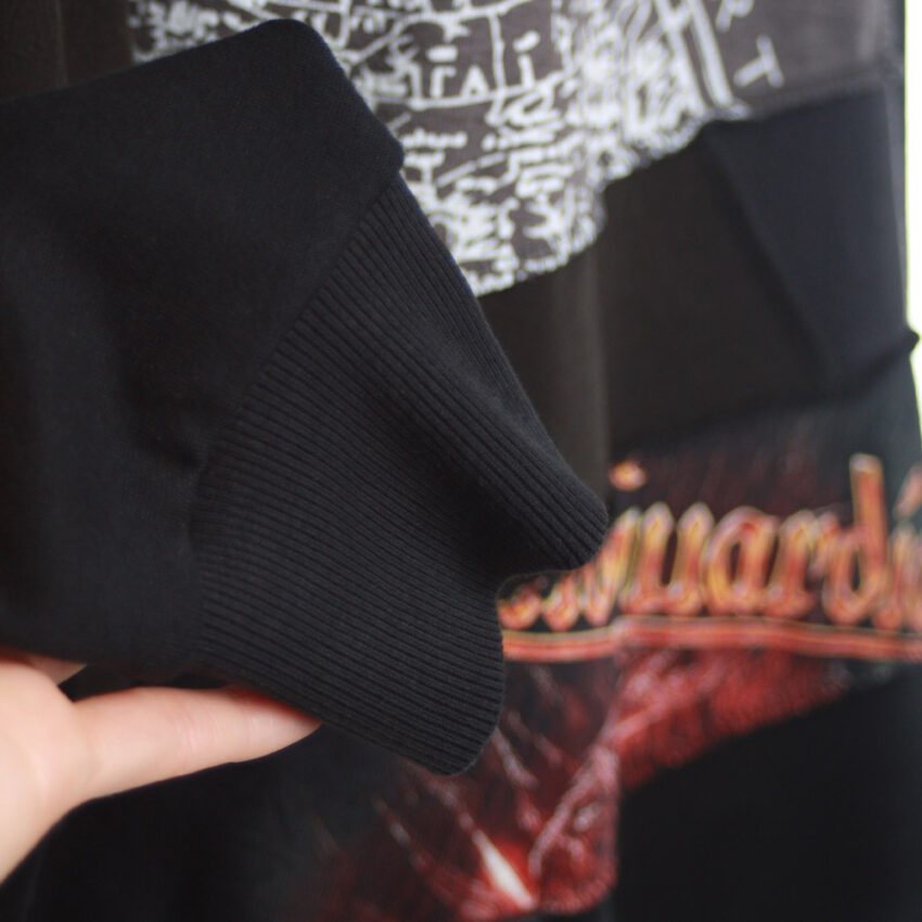 Cooler Oversize Upcycling Hoodie aus Second Hand Merchandise