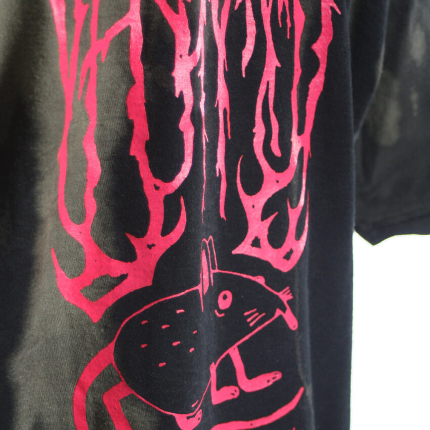 Upcycling T-Shirt aus Second Hand Merchandise mit Motiv "Metal Maus" von Künstler Simon Schirmer (Simmmon)