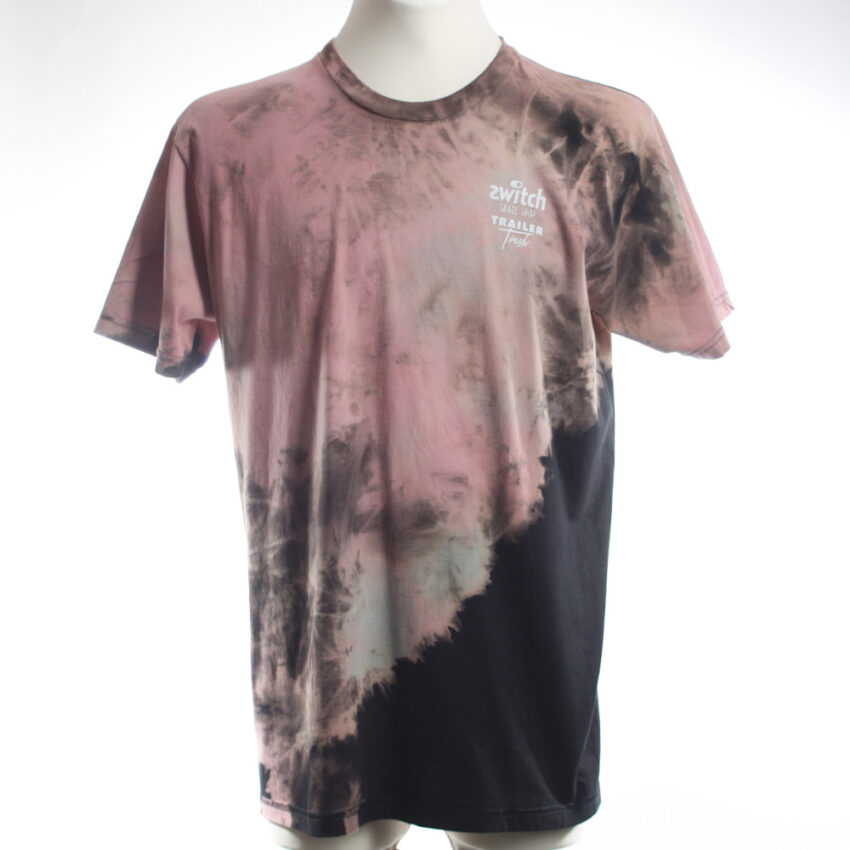 Alextravagant_T-Shirt-Metal-Maus-Simmmon_rosa-hellblau-schwarz-neonpink-(XL)_1 Upcycling T-Shirt aus Second Hand Merchandise mit Motiv "Metal Maus" von Künstler Simon Schirmer (Simmmon)