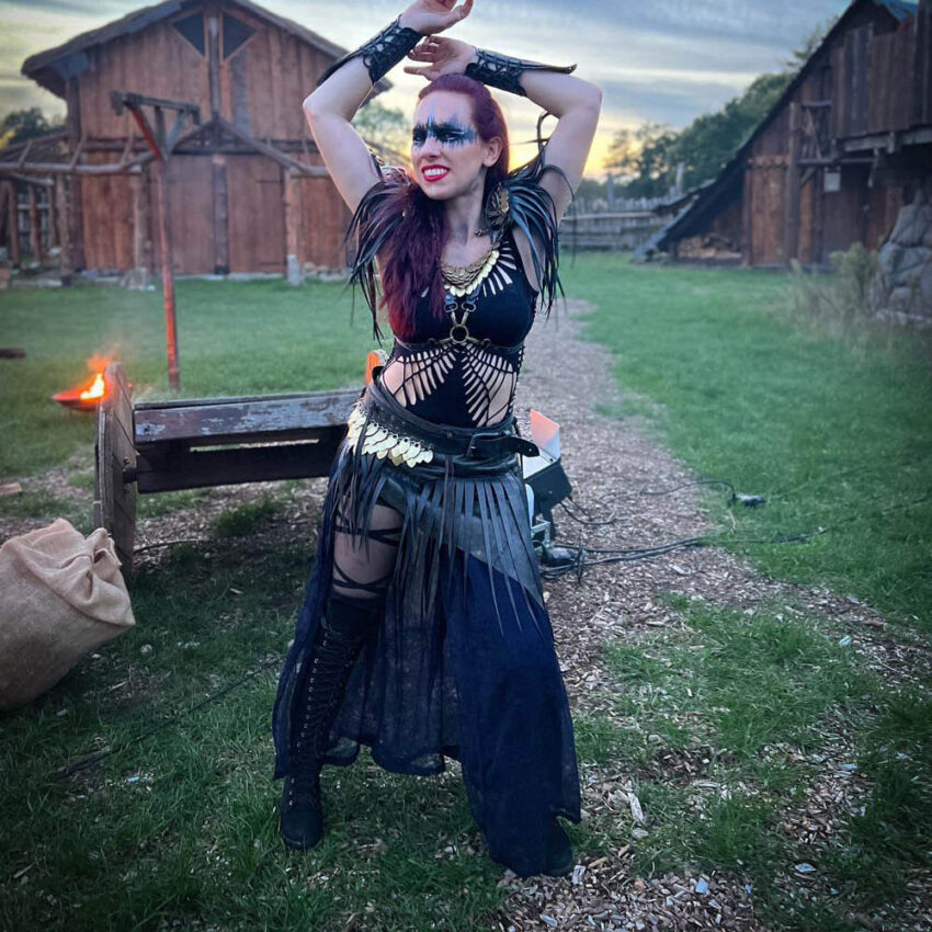 Alextravagant Feuerschwanz und LOTL Merchandise Upcycling Workshop