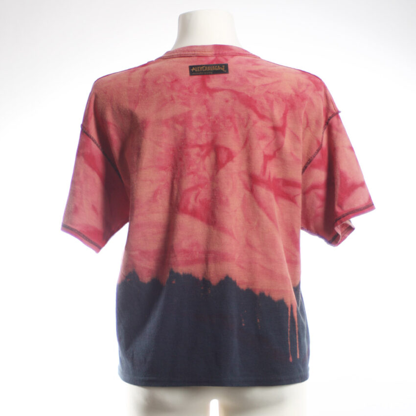 Alextravagant_T-Shirt-Cropt-Top_Weiss-ich-nich_himbeer-lachs-schwarz-(L)_4 Upcycling T-Shirt aus Second Hand Merchandise mit Motiv "Weiß ich nich" von Künstler und Illustrator Simon Schirmer (Simmmon)