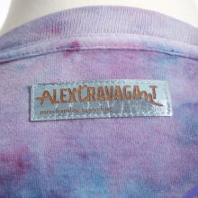 Upcycling T-Shirt aus Second Hand Merchandise mit Motiv "Nimm mich mit" von Künstler und Illustrator Simon Schirmer (Simmmon)