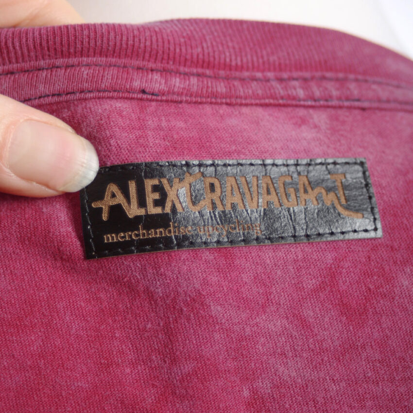 Upcycling T-Shirt aus Second Hand Merchandise mit Motiv "Weiß ich nich" von Künstler und Illustrator Simon Schirmer (Simmmon)