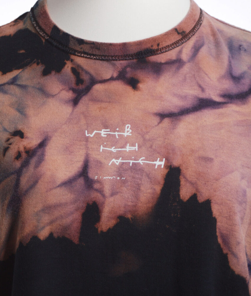 Upcycling T-Shirt aus Second Hand Merchandise mit Motiv "Weiß ich nich" von Künstler und Illustrator Simon Schirmer (Simmmon)