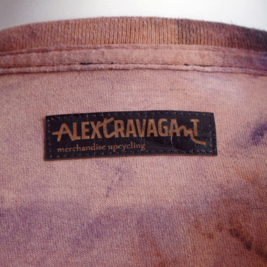 Upcycling T-Shirt aus Second Hand Merchandise mit Motiv "Weiß ich nich" von Künstler und Illustrator Simon Schirmer (Simmmon)