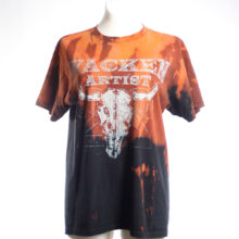 Alextravagant_T-Shirt-Weiss-ich-nich_orange-terra-schwarz-(M)_1 Upcycling T-Shirt aus Second Hand Merchandise mit Motiv "Weiß ich nich" von Künstler und Illustrator Simon Schirmer (Simmmon)