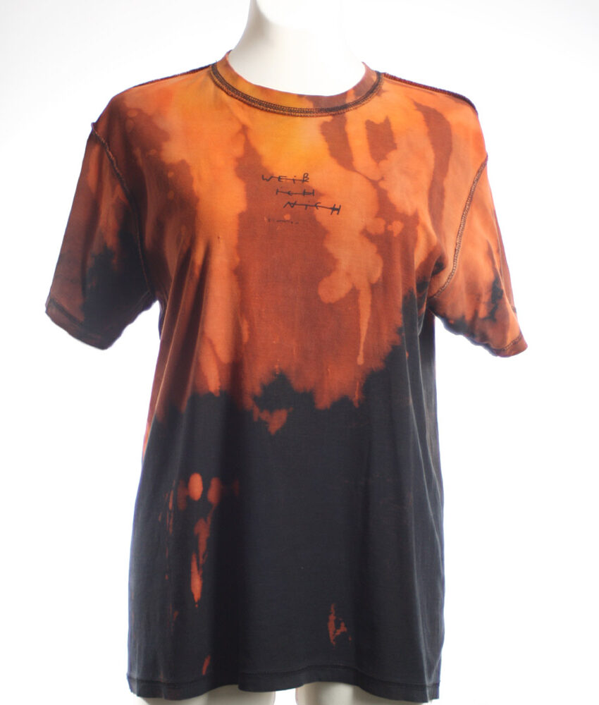 Upcycling T-Shirt aus Second Hand Merchandise mit Motiv "Weiß ich nich" von Künstler und Illustrator Simon Schirmer (Simmmon)