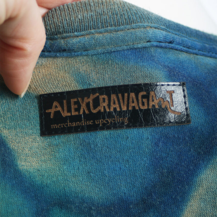 Upcycling T-Shirt aus Second Hand Merchandise mit Motiv "Weiß ich nich" von Künstler und Illustrator Simon Schirmer (Simmmon)