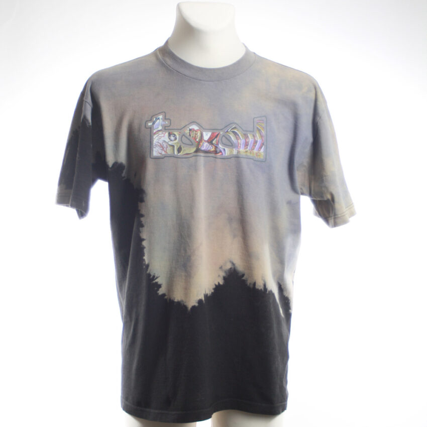 Upcycling T-Shirt aus Second Hand Merchandise mit Motiv "Nimm mich mit" von Künstler und Illustrator Simon Schirmer