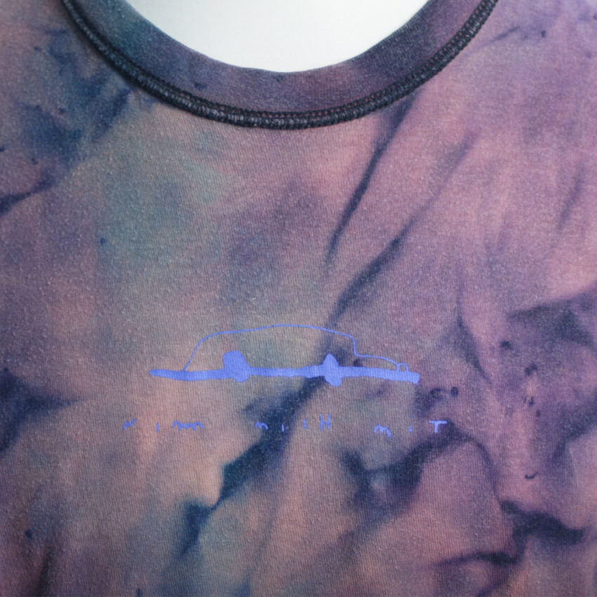 Upcycling T-Shirt aus Second Hand Merchandise mit Motiv "Nimm mich mit" von Künstler und Illustrator Simon Schirmer